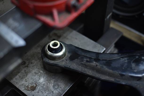 Олекотяване на тенденциите в дизайна на втулката на контролното рамо