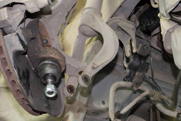 Ролята на втулките на контролното рамо при разпределението на ъгъла на накланяне и твърдостта на накланяне